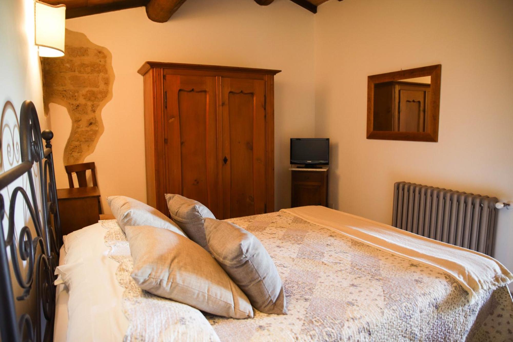 Bio Agriturismo Poggio Aione 사투르니아 외부 사진