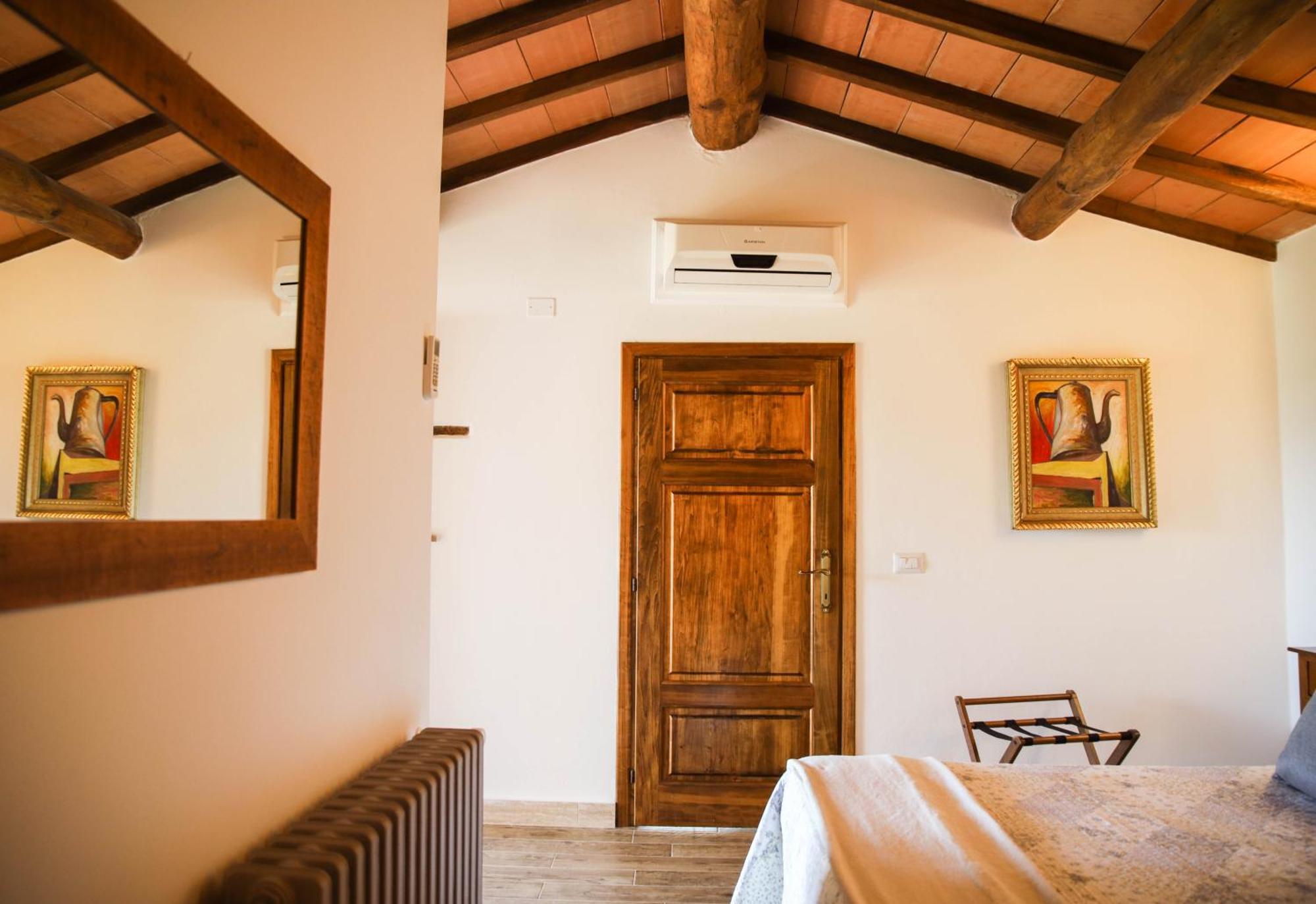 Bio Agriturismo Poggio Aione 사투르니아 외부 사진